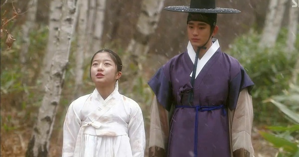 Kim Soo Hyun bị ‘đào lại’ phát ngôn kém duyên với bạn diễn vị thành niên - hình ảnh - vipnews88.com Kim Soo Hyun bị ‘đào lại’ phát ngôn kém duyên với bạn diễn vị thành niên - hình ảnh - vipnews88.com