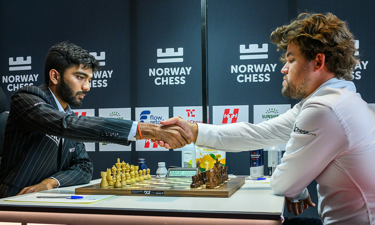 Carlsen gieo sầu cho Vua cờ Gukesh ở siêu giải Na Uy - hình ảnh - vipnews88.com