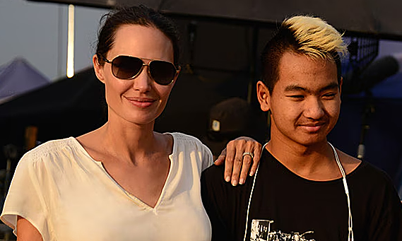 Maddox nộp đơn xin bỏ họ Brad Pitt, chính thức đổi sang họ mẹ Angelina Jolie - hình ảnh - vipnews88.com Maddox nộp đơn xin bỏ họ Brad Pitt, chính thức đổi sang họ mẹ Angelina Jolie - hình ảnh - vipnews88.com