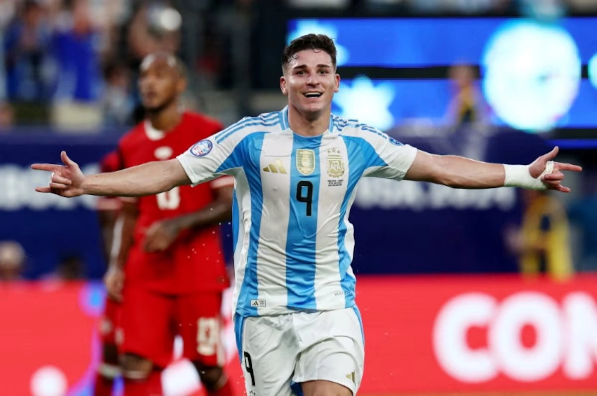 Julian Alvarez Mở Đường Đến Barca: Cơ Hội Cho Người Hâm Mộ NEW88 Theo Dõi Siêu Sao - hình ảnh - vipnews88.com