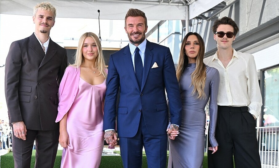 Lễ Gắn Sao Hollywood Của David Beckham: Dấu Ấn Toàn Cầu Và Cơ Hội Giải Trí Mới Cùng NEW88 - hình ảnh - vipnews88.com Lễ Gắn Sao Hollywood Của David Beckham: Dấu Ấn Toàn Cầu Và Cơ Hội Giải Trí Mới Cùng NEW88 - hình ảnh - vipnews88.com