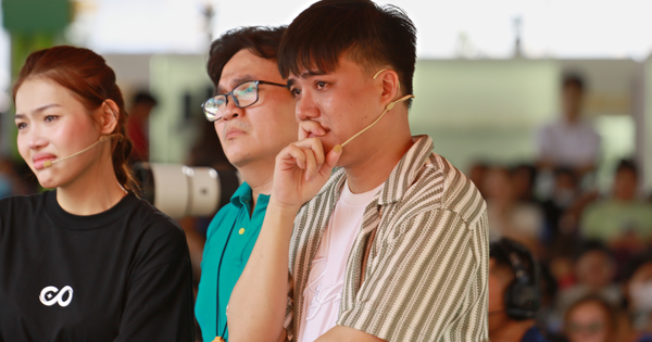 Nam diễn viên Duy Khương bật khóc chia sẻ tuổi thơ thiếu vắng tình cha - hình ảnh - vipnews88.com