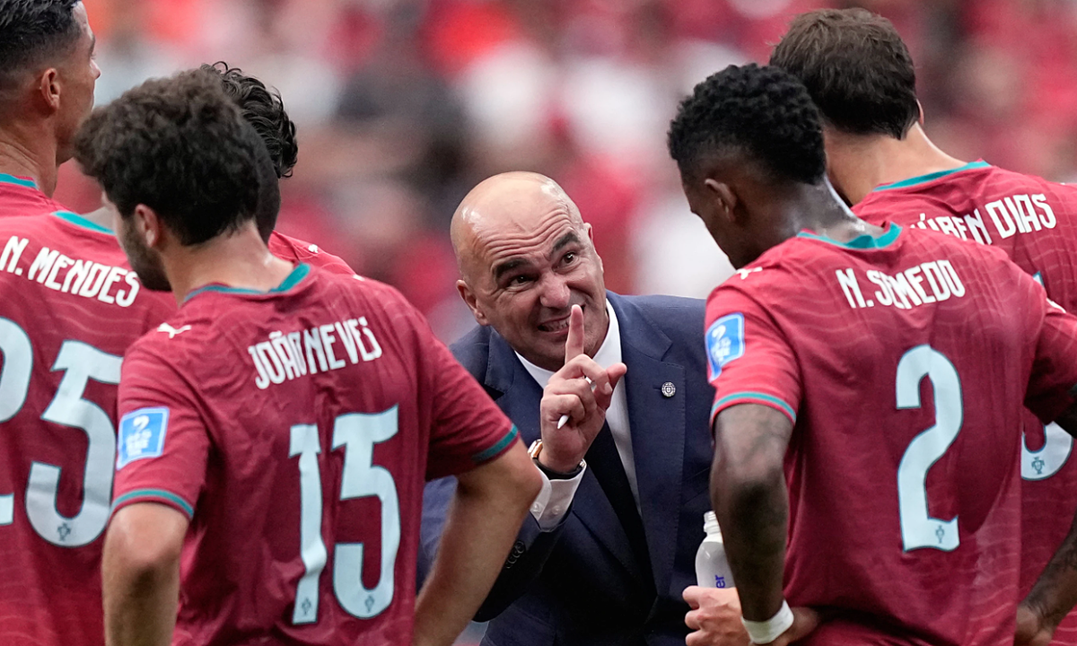 HLV Bồ Đào Nha: ‘Ronaldo là điểm tham chiếu trong hệ thống tấn công’ - hình ảnh - vipnews88.com HLV Bồ Đào Nha: ‘Ronaldo là điểm tham chiếu trong hệ thống tấn công’ - hình ảnh - vipnews88.com