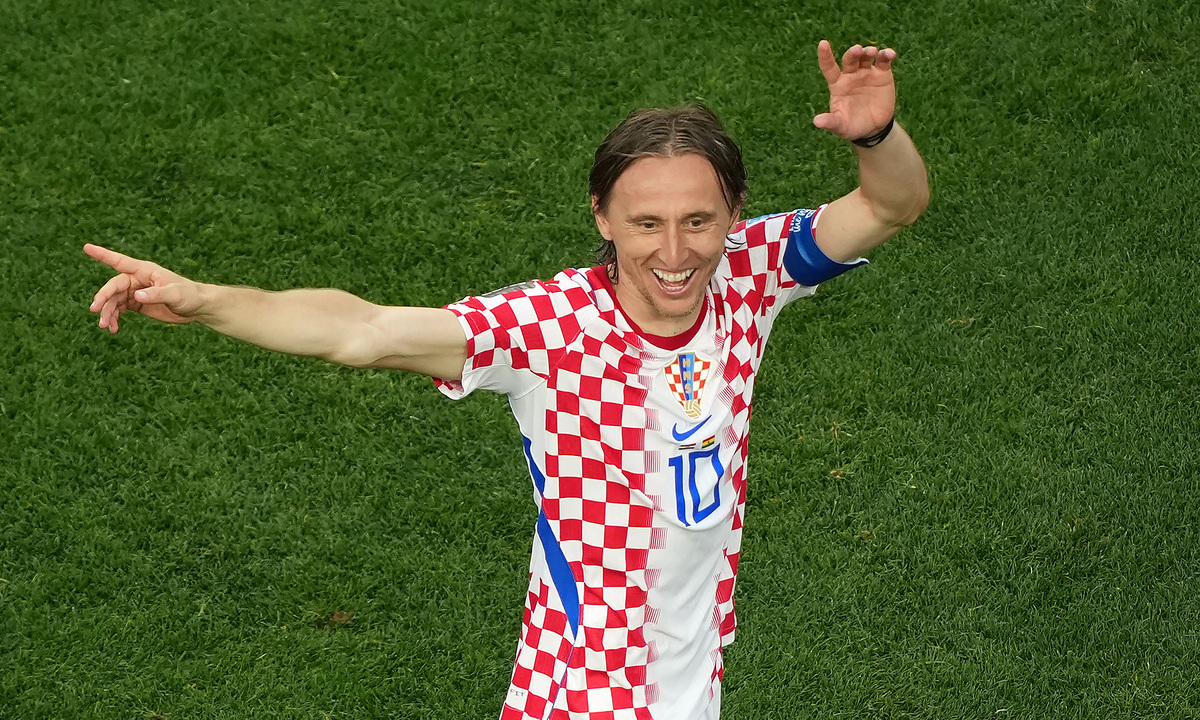 Modric lập kỷ lục kiến tạo giúp Croatia đi tiếp ở World Cup - hình ảnh - vipnews88.com
