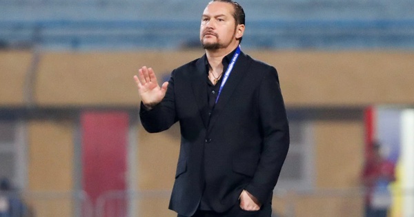 Cá tính góc cạnh của HLV Popov mang tới cho V-League màu sắc riêng, nhưng… - hình ảnh - vipnews88.com Cá tính góc cạnh của HLV Popov mang tới cho V-League màu sắc riêng, nhưng… - hình ảnh - vipnews88.com
