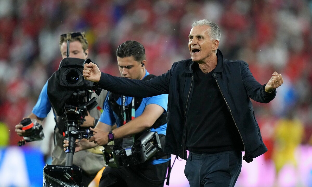 HLV Carlos Queiroz lập kỷ lục ở World Cup: Khoảnh khắc lịch sử cho bóng đá Ghana - hình ảnh - vipnews88.com HLV Carlos Queiroz lập kỷ lục ở World Cup: Khoảnh khắc lịch sử cho bóng đá Ghana - hình ảnh - vipnews88.com