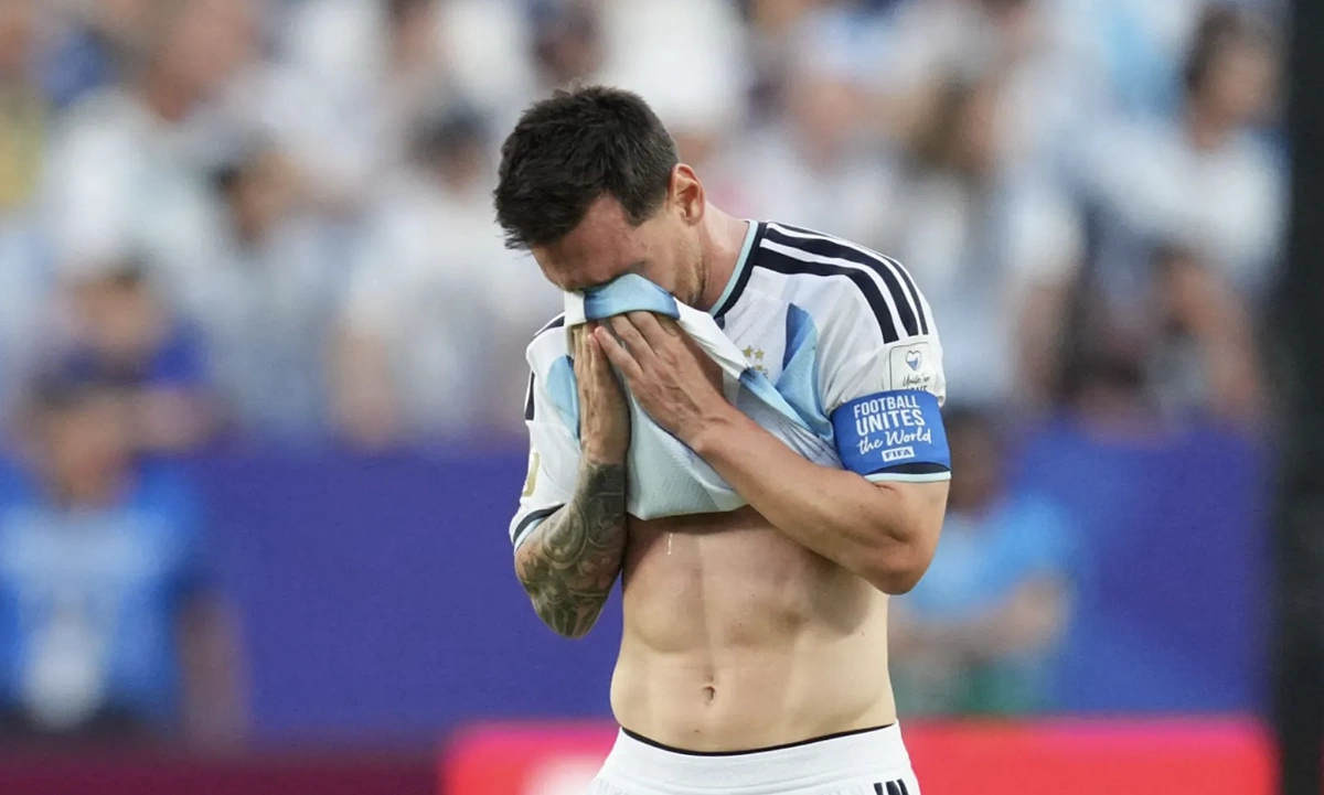 Messi khóc tại World Cup vì bố ốm nặng: Cảm xúc chạm đến trái tim người hâm mộ - hình ảnh - vipnews88.com Messi khóc tại World Cup vì bố ốm nặng: Cảm xúc chạm đến trái tim người hâm mộ - hình ảnh - vipnews88.com