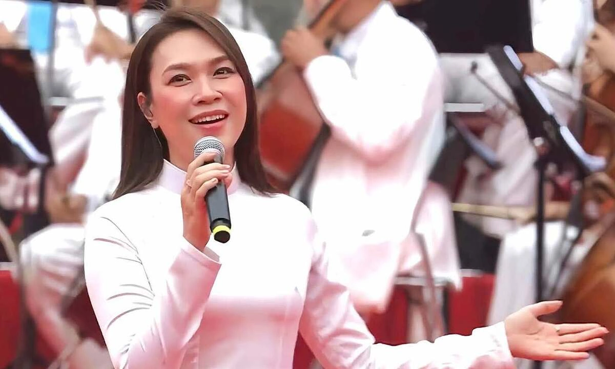 Nghệ sĩ hát mừng 50 năm Sài Gòn – Gia Định mang tên Bác Hồ: Mỹ Tâm, Cẩm Vân thắp lửa TP HCM - hình ảnh - vipnews88.com