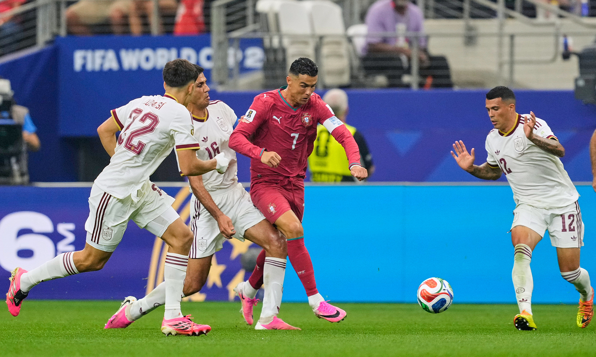 Ronaldo Nhận Điểm Thấp Nhất Trận Thua Tây Ban Nha: Dấu Hỏi Về Tương Lai Ở World Cup 2026 - hình ảnh - vipnews88.com Ronaldo Nhận Điểm Thấp Nhất Trận Thua Tây Ban Nha: Dấu Hỏi Về Tương Lai Ở World Cup 2026 - hình ảnh - vipnews88.com
